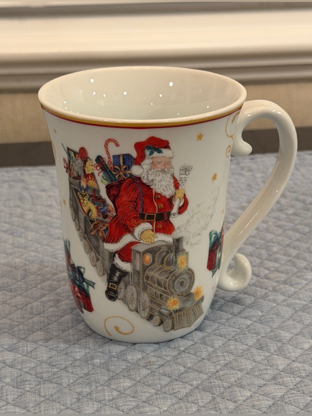 Williams Sonoma ‘Twas the Night Before Christmas’ Santa on Train Mug, Retired